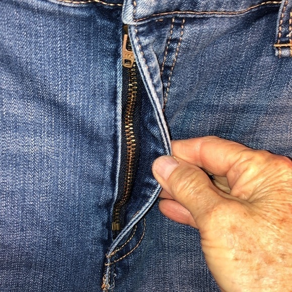 Frayed High Rise Straight Leg Medium Wash Jeans Size 16/33 - Picture 5 of 10